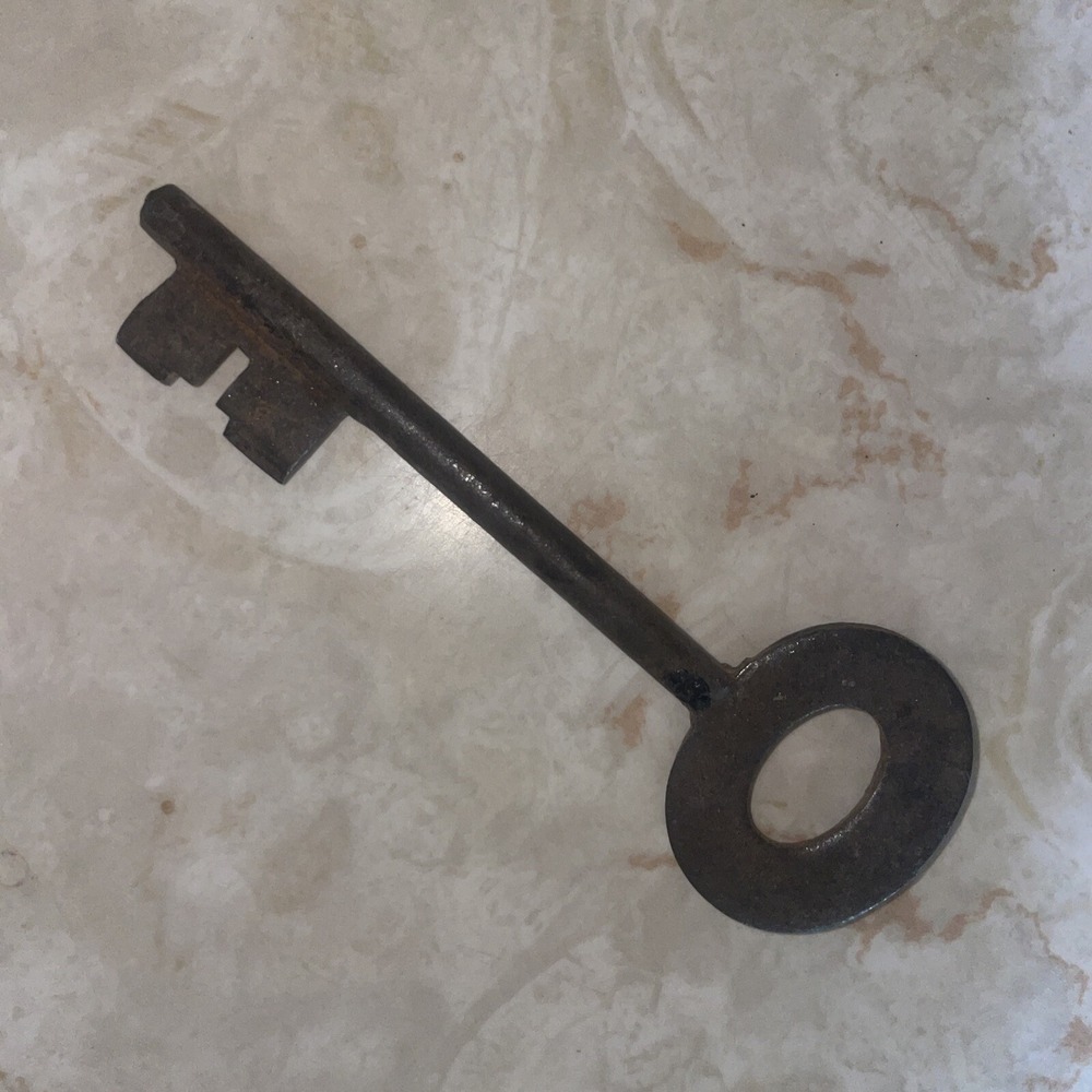 Vintage Cast-iron Skeleton Key Solid‎ Barrel 4.5" Long